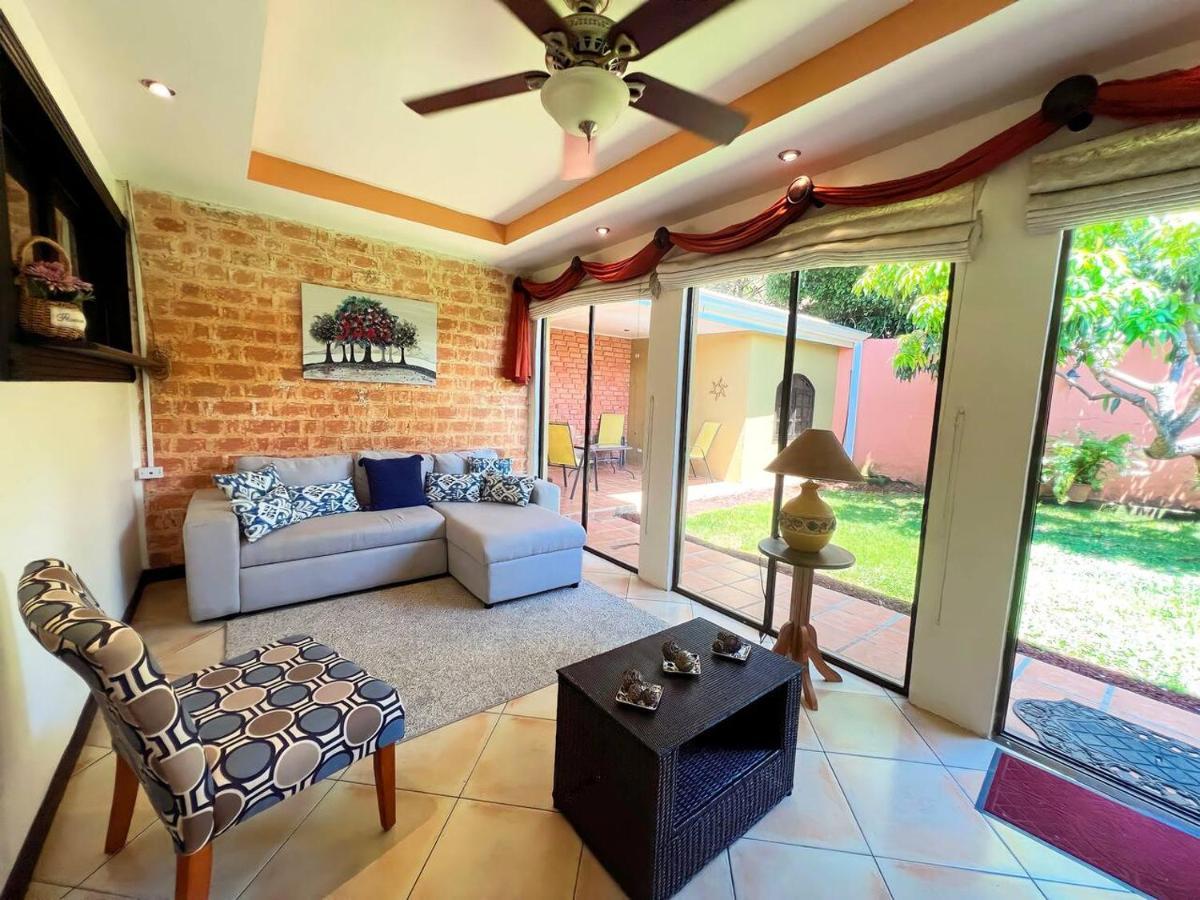 Beautiful Home W/ Backyard, Ac - Close To Airport Brasil Exterior foto