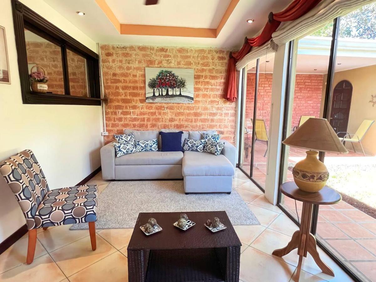 Beautiful Home W/ Backyard, Ac - Close To Airport Brasil Exterior foto